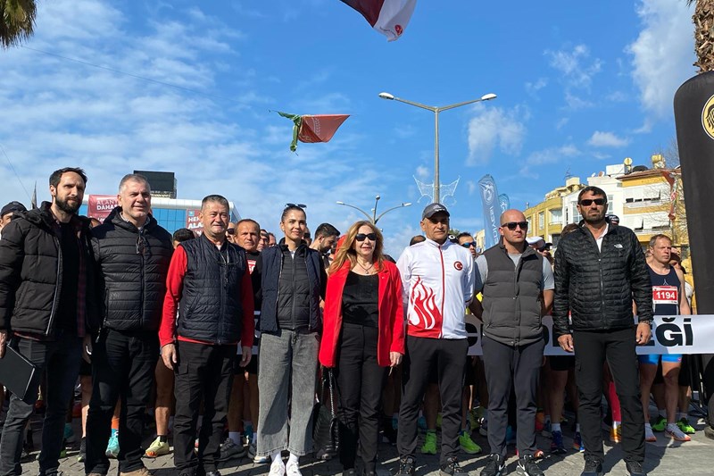 Fakültemiz Öğrencisi 23. Alanya Atatürk Halk Koşusu ve Yarı Maratonunda Gururlandırdı