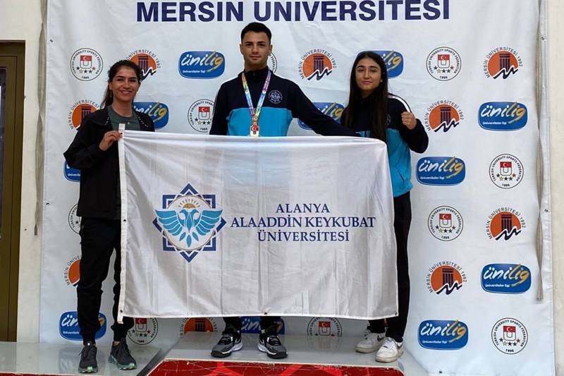 ALKÜ’LÜ SPORCULARIN APARKATI BAŞARI GETİRDİ