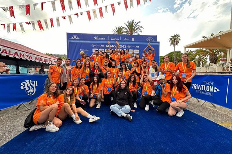 ALKÜ ÖĞRENCİLERİNDEN SPORA GÖNÜLLÜLÜK DAMGASI