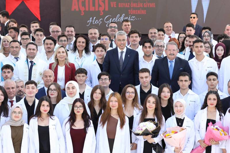 ALKÜ’DE AKADEMİK AÇILIŞI BAKAN MEMİŞOĞLU YAPTI