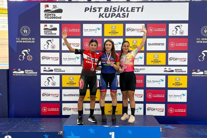 Sevim Gerçek’ten Pist Bisikletinde İki Madalya