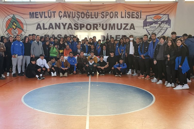 FAKÜLTEMİZDEN MEVLÜT ÇAVUŞOĞLU SPOR LİSESİNE ZİYARET