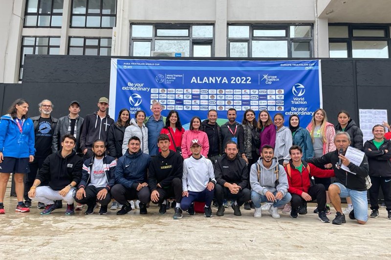 GÖNÜLLÜLERİMİZ 31. ULUSLARARASI ALANYA TRİATLON YARIŞMASINDA YERLERİNİ ALDI 