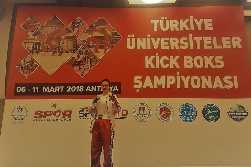 ÜNİVERSİTELER KİCK BOKS ŞAMPİYONASIINA KATILDIK.