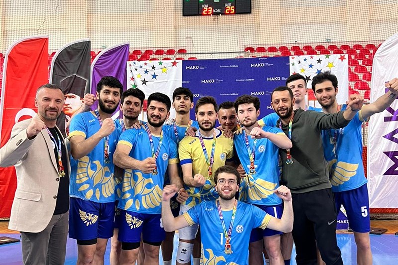 ALKÜ VOLEYBOL TAKIMI SÜPER LİG YOLUNDA