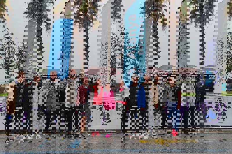 GÖNÜLLÜLERİMİZ DÜNYA KADINLAR GÜNÜ BİSİKLET YARIŞINDA 