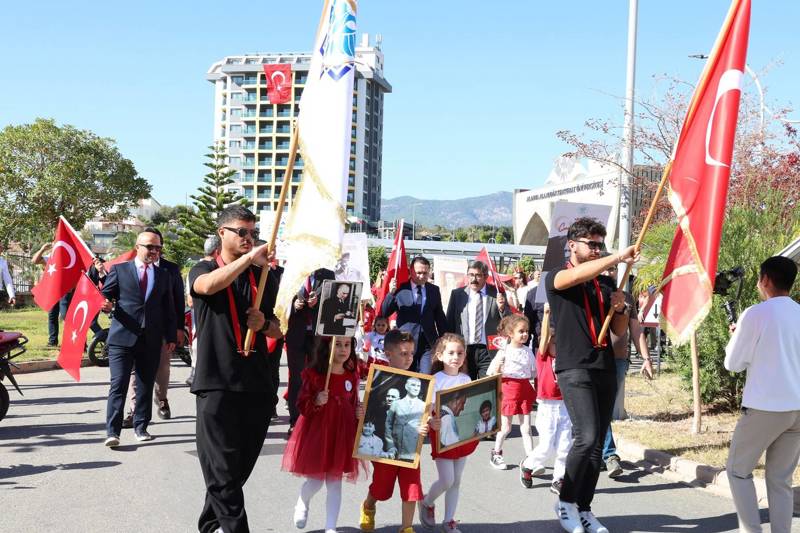 ALKÜ’DE CUMHURİYET BAYRAMI COŞKUSU