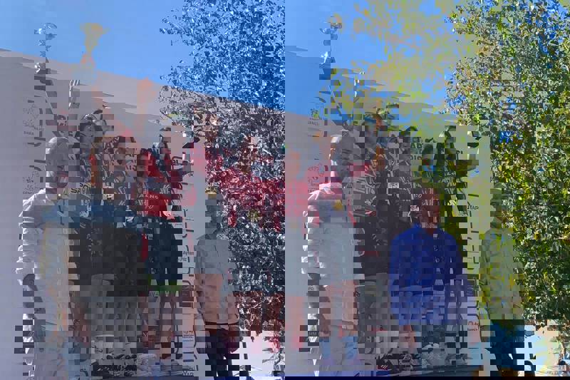 TÜRKİYE ŞAMPİYONASI 8. ETAP SEZON KAPANIŞ YOL YARIŞLARINDA ŞAMPİYON SPORCULARIMIZ VE GÖNÜLLÜLERİMİZ SAHNEDE YERLERİNİ ALDILAR