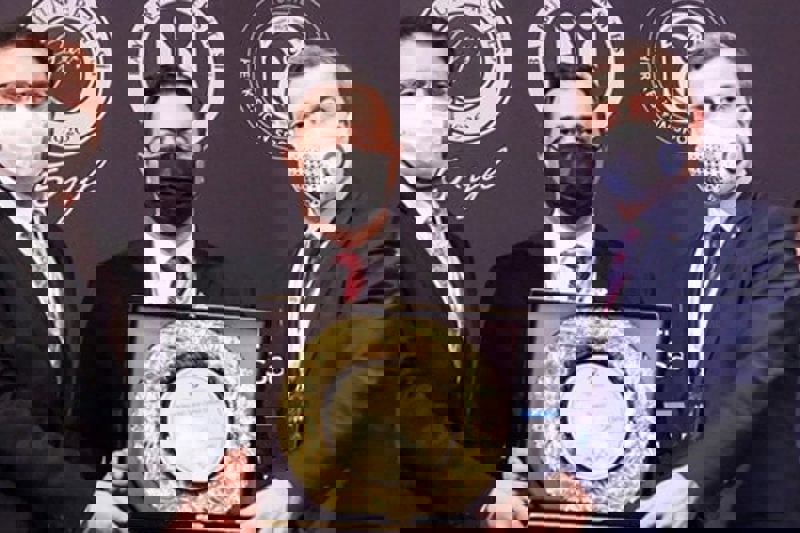 ALKÜ' YE ANLAMLI ÖDÜL 