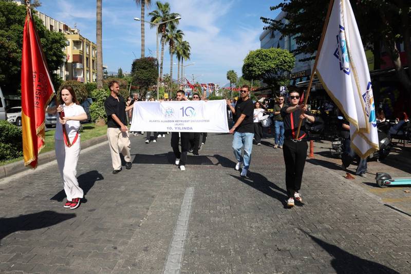 ALKÜ’DE 10. YIL COŞKUSU BAŞLADI