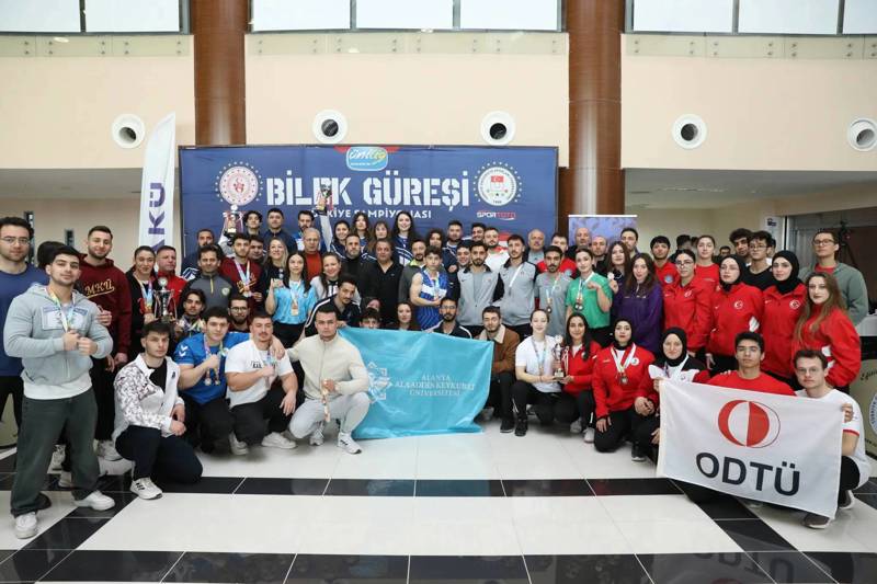 ALKÜ, SPORDA BAŞARILARINI KATLIYOR